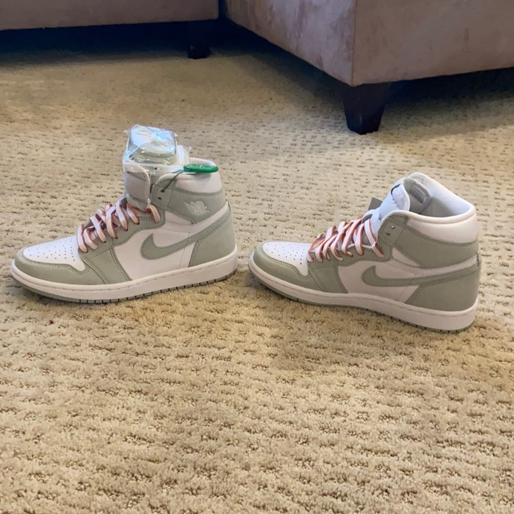 Women’s Air Jordan 1 Retro High OG seafoam